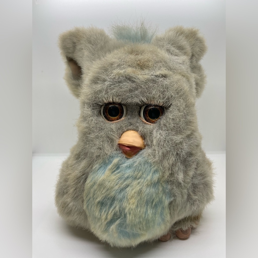 Hasbro 2005 blue and gray Emotronics Furby #59294